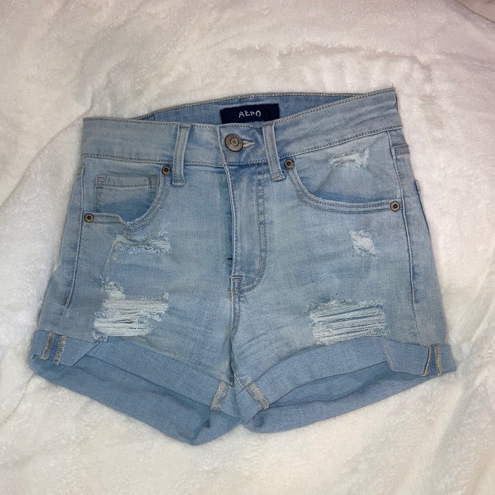 Aero Ripped High Waisted Jean Shorts (Size 0)